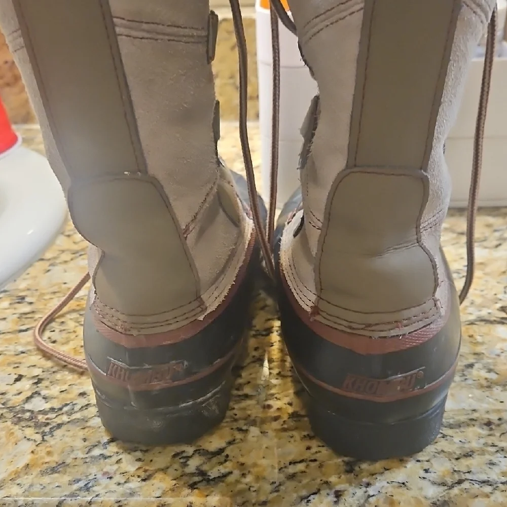 Khombu Women's Winter Boots in Gray and Black Size 8